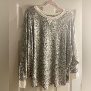 So Soft Snake Skin Print 3x top NWT